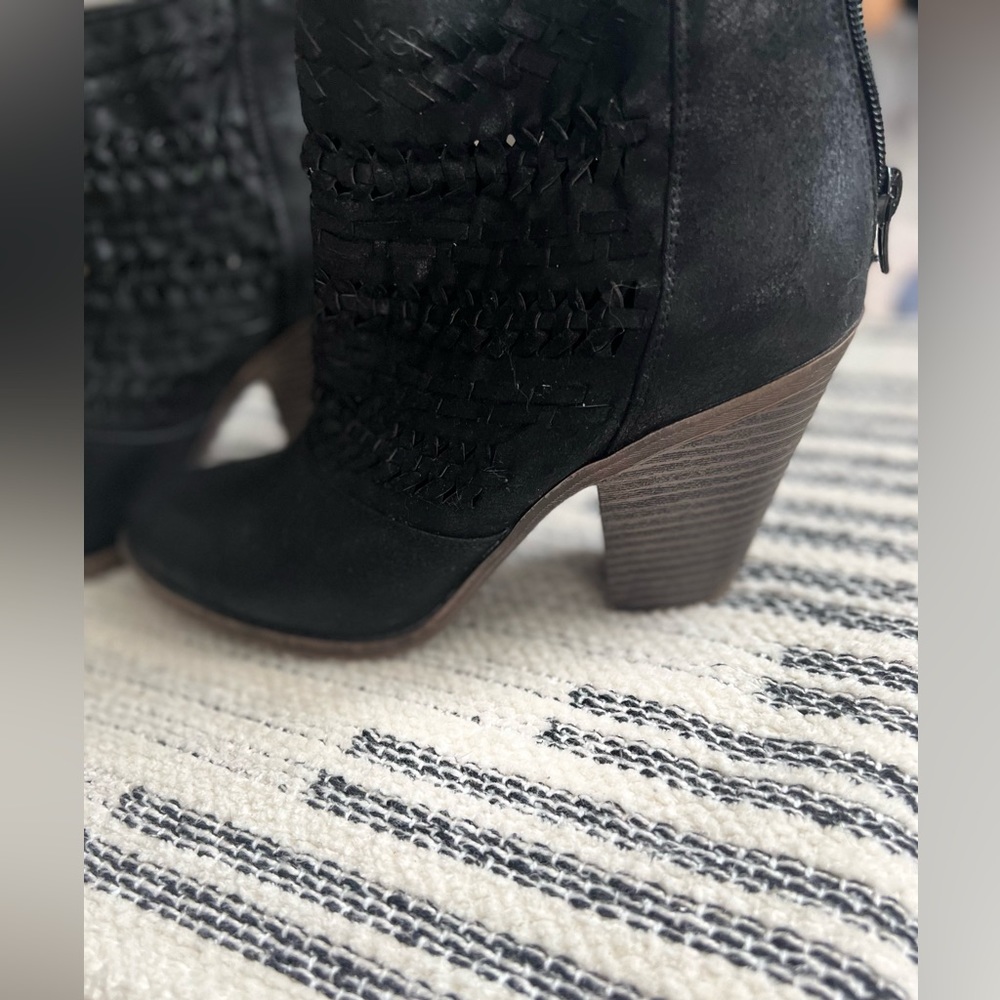 FERGIE , Mid calf booties